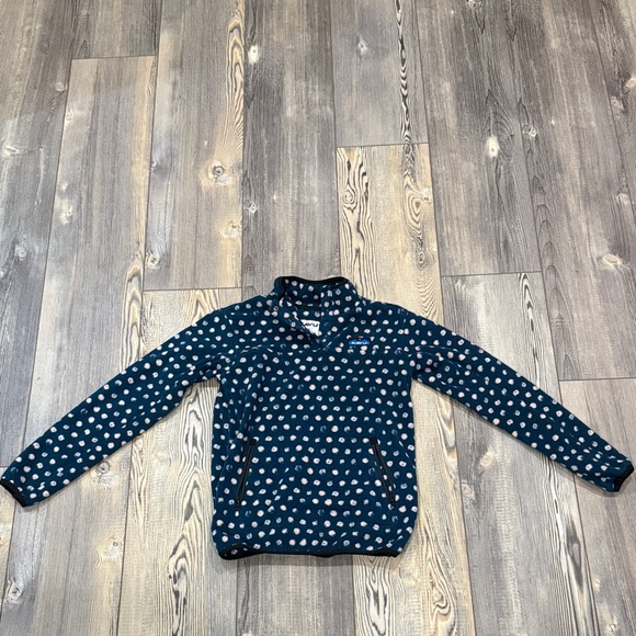 Kavu Tops - Kavu Teal Pullover with Dots